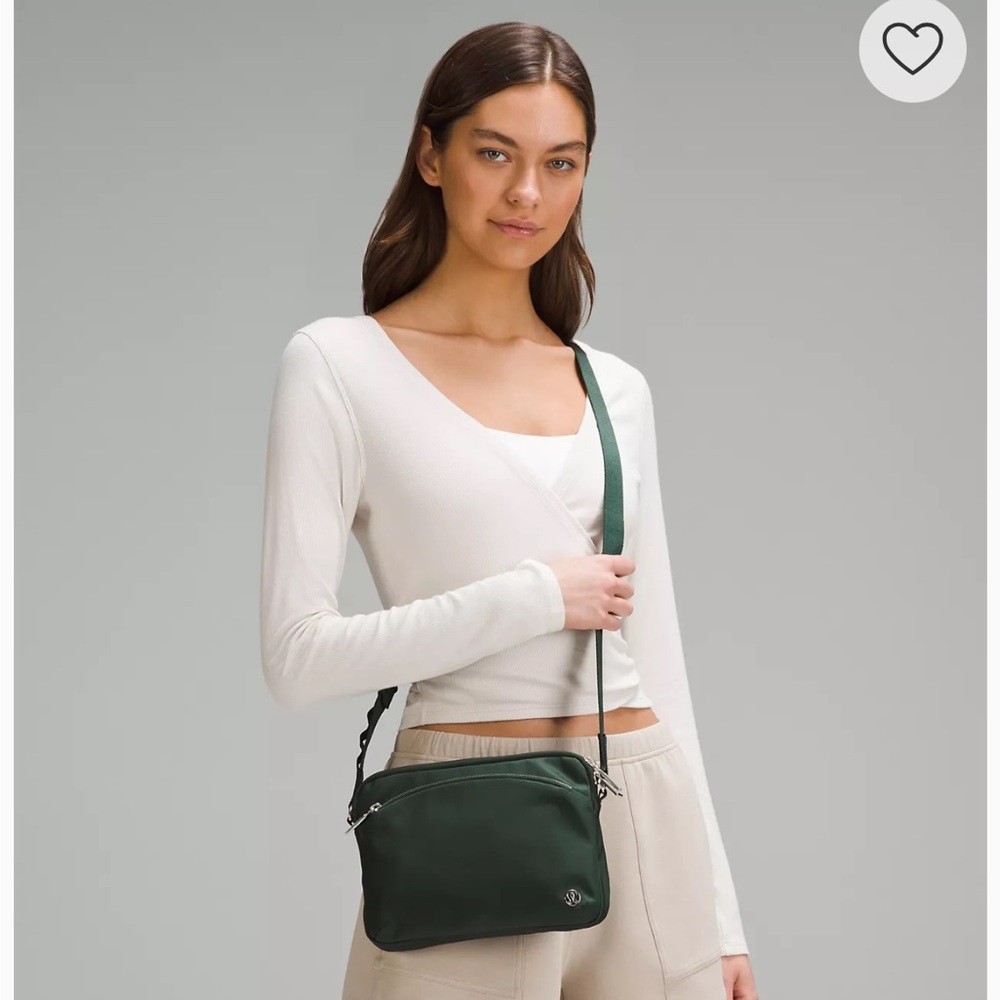 Lululemon City Adventurer Crossbody Bag 2.5L in Legacy Green
